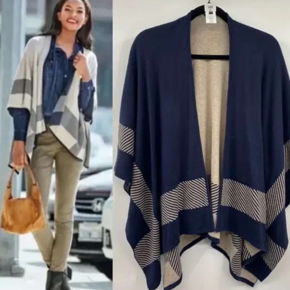 CAbi reversible sweater wrap